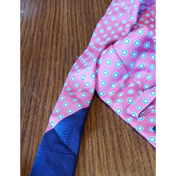 Tommy Hilfiger Men's Silk Blend Tie Pink Geometric Circle Pattern Necktie Tie - Picture 5 of 9